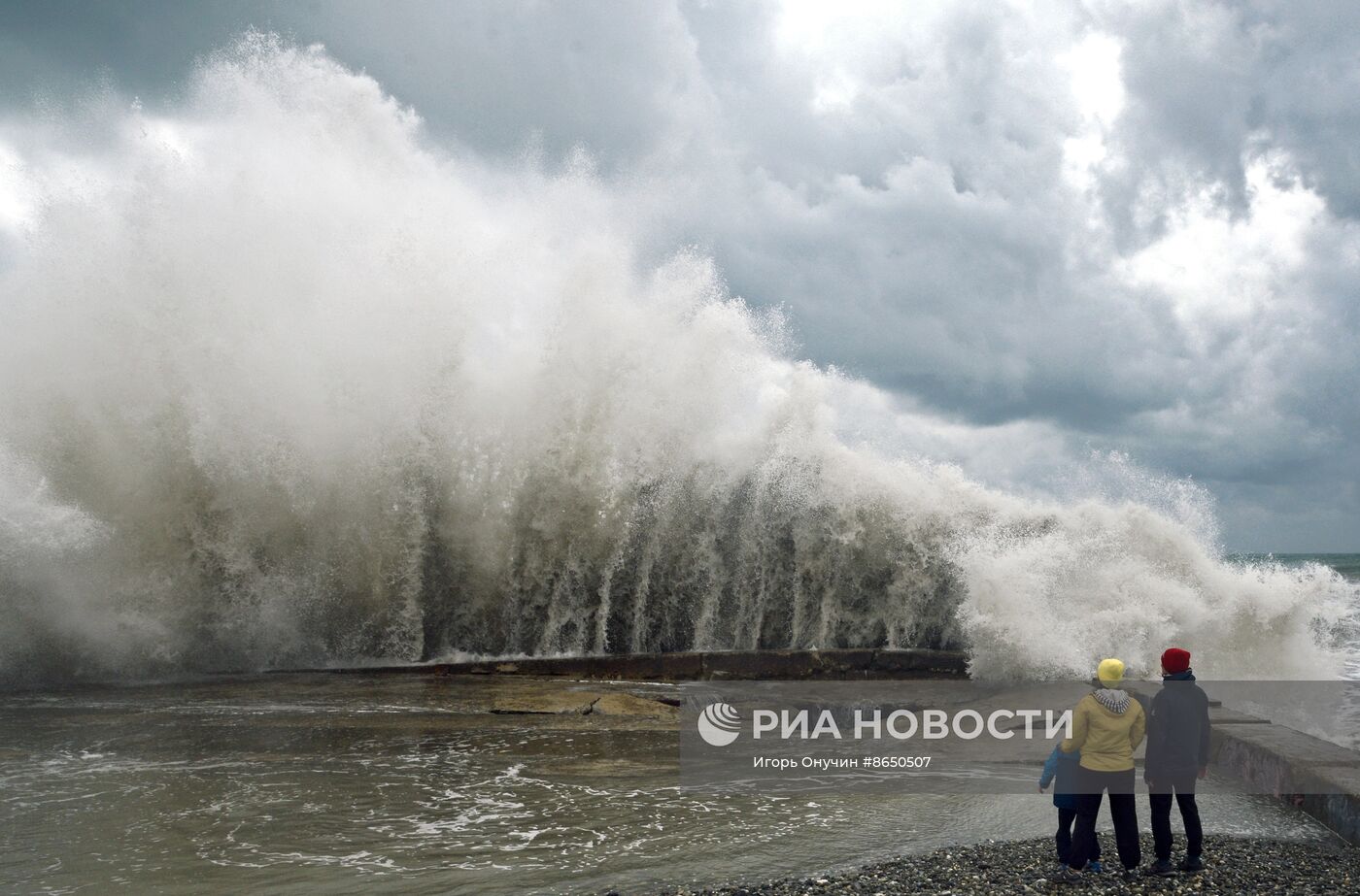 Фото 9 — Шторм в Красноярске: мэрия выдала предупреждение