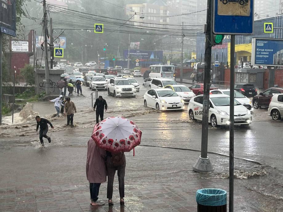 Фото 4 — Шторм в Красноярске: мэрия выдала предупреждение