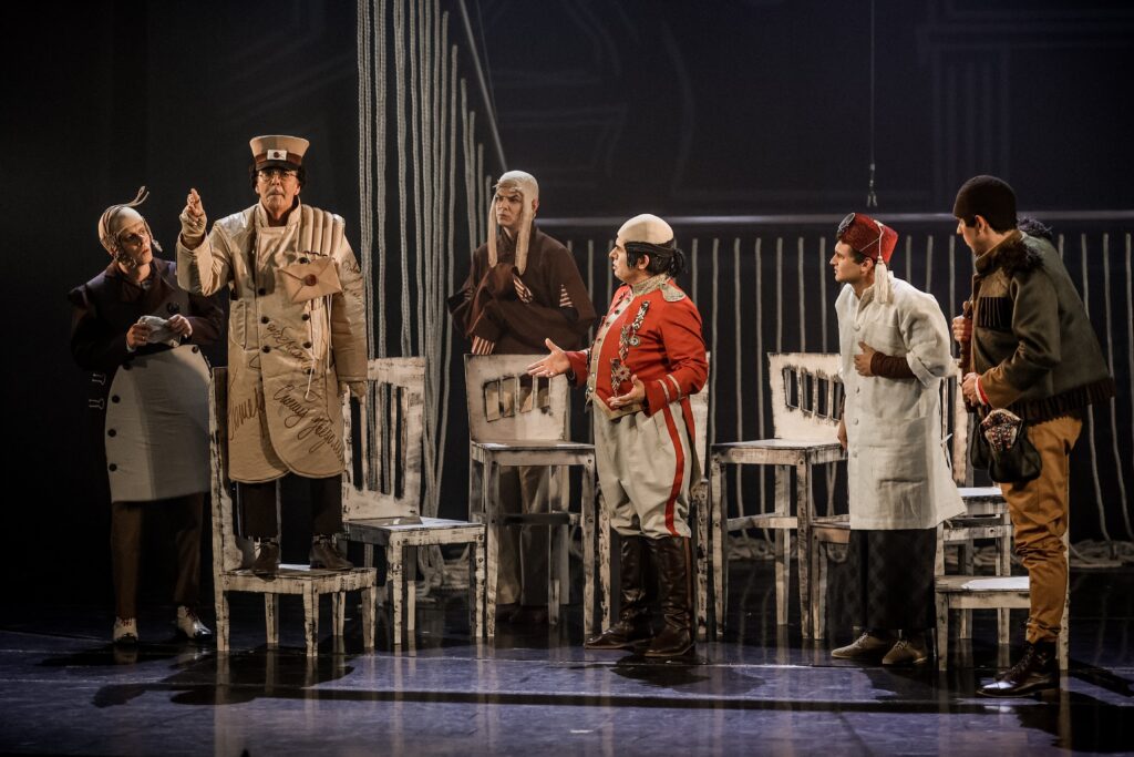 Фото 19 — Спектакль в Тюмени: театральная постановка вызвала скандал