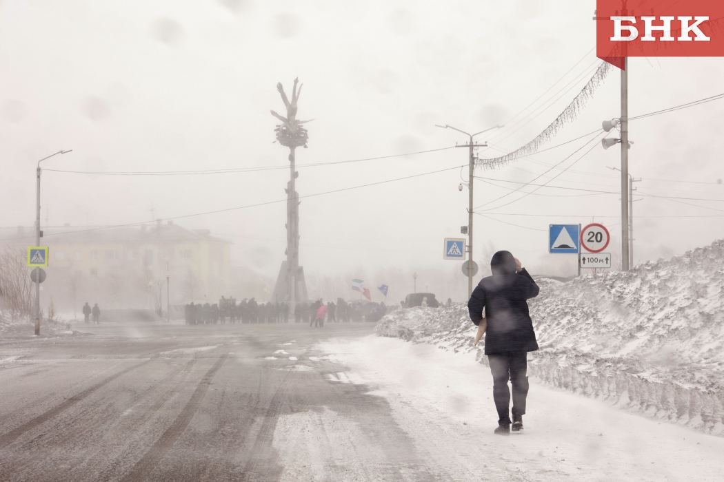 Фото 7 — Шторм в Красноярске: мэрия выдала предупреждение