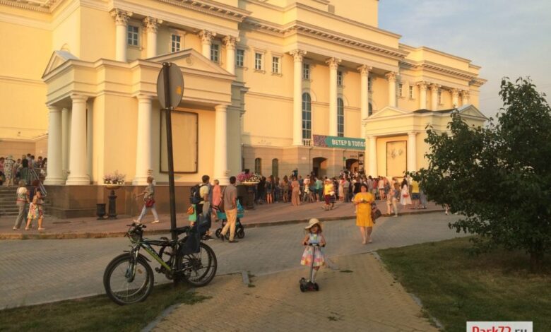 Photo of Спектакль в Тюмени: театральная постановка вызвала скандал